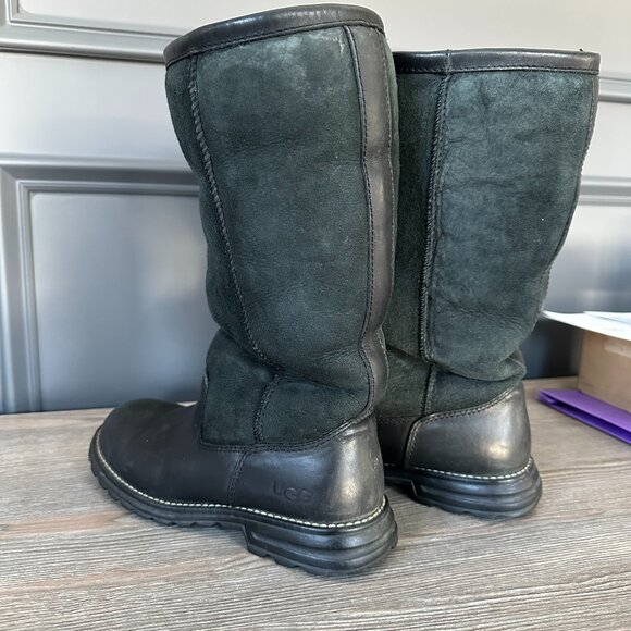 Ugg 5382 Black Boots 6 Leather Suede - Picture 2 of 3